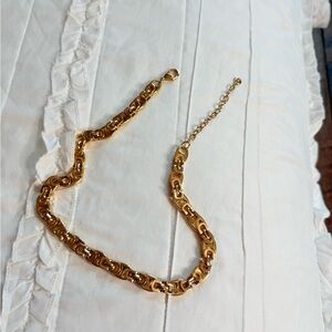 Elegant Gold Chain Bracelet